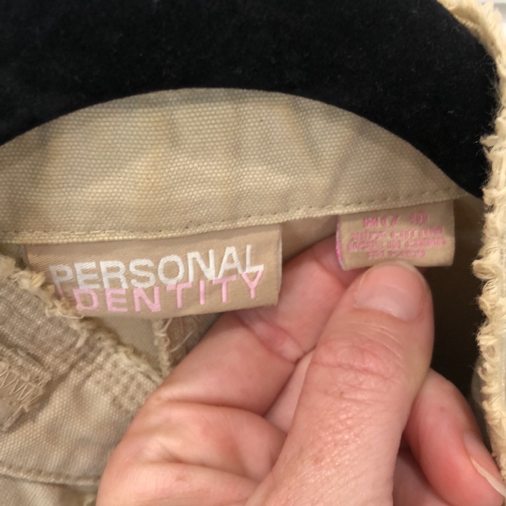 Woman’s tan crop jacket, Size M, Button down and bottom pockets - Picture 8 of 9